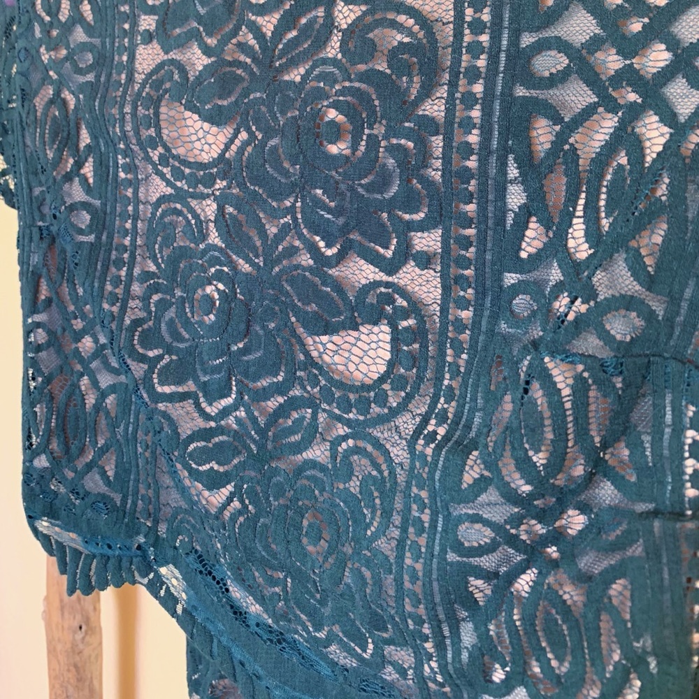 Love Fire-Green Lace Skirt Two-Piece-Size: S/P - Picture 3 of 8